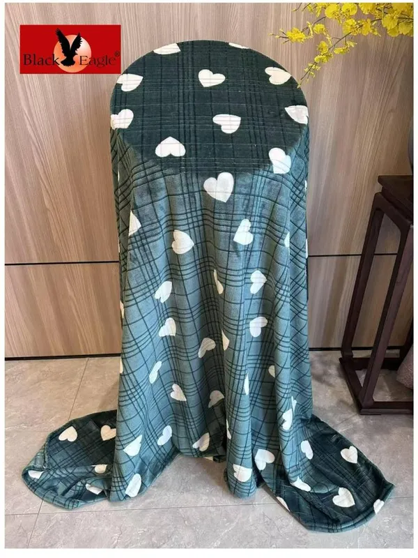 پتو مسافرتی دونفره طرح قلبی بلک ایگل gallery2